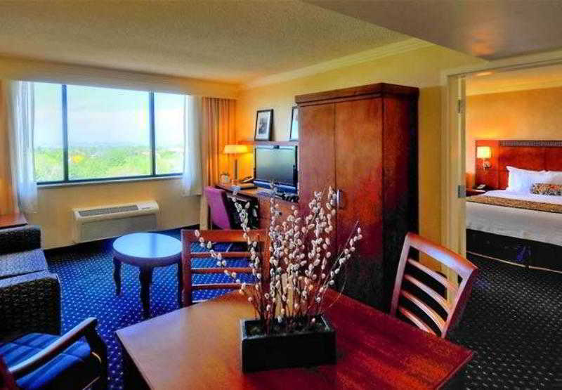 Courtyard By Marriott Denver Cherry Creek Buitenkant foto